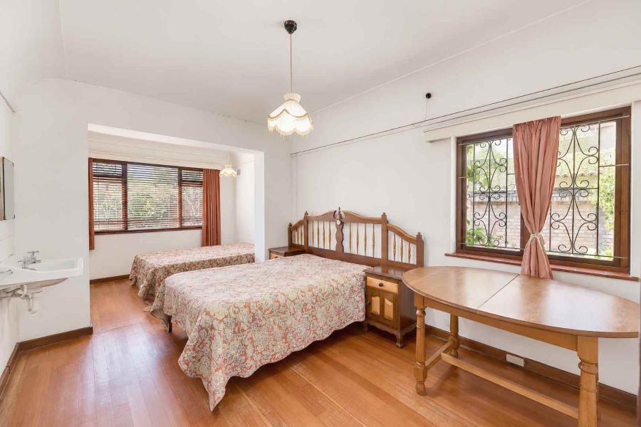 4 Bedroom Property for Sale in Westcliff Western Cape